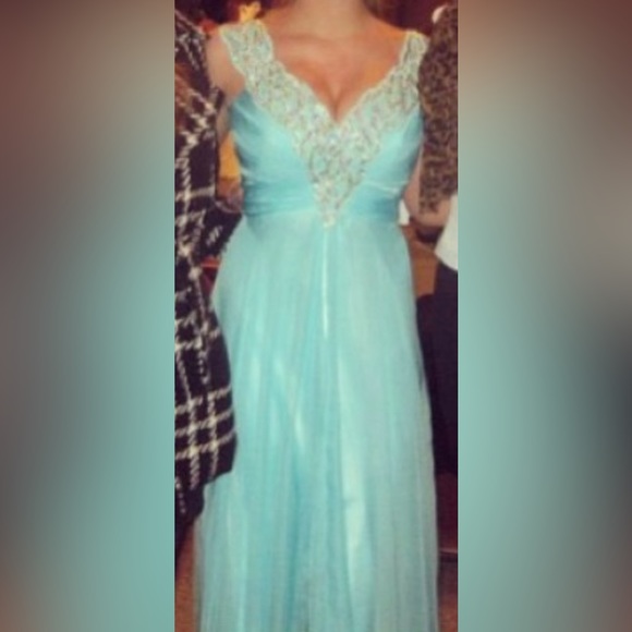 Mac Duggall Gown - Picture 3 of 3